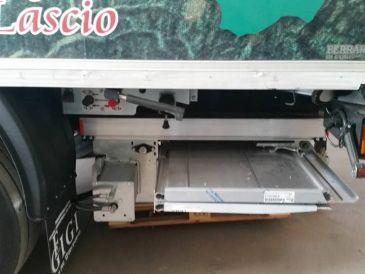 Montaggio Sponda Montacarichi Nuova Di Fabbrica 